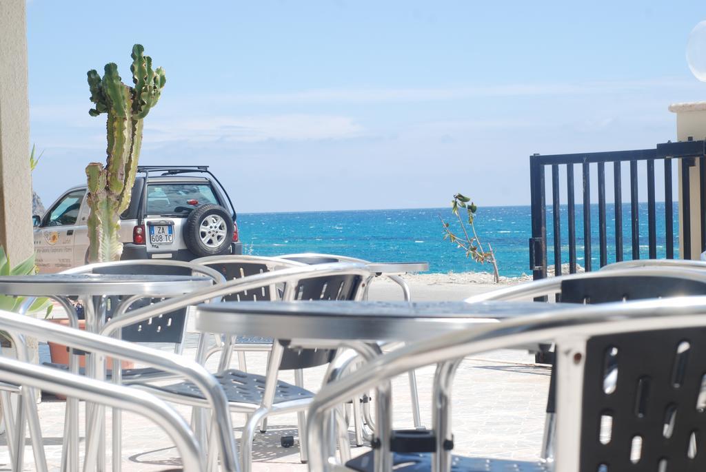 Hotel Il Girasole Bova Marina Exterior photo